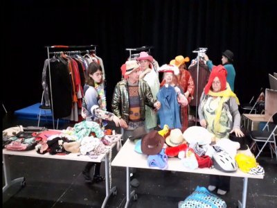 La Fi Nez Quipe de B&eacute;atrice pr&eacute;pare son th&eacute;&acirc;tre d'impro. - M&M CHARROY