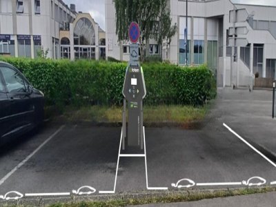 Le projet d'installation d'une borne de recharge, ici place Murat. - E-Totem