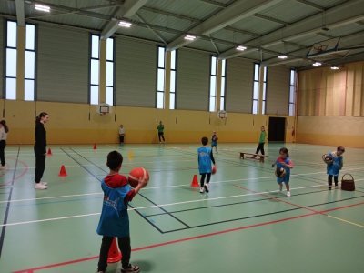 L'initiation s'est tenue samedi 13&nbsp;d&eacute;cembre. - ASA basket-ball
