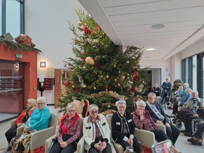 Les mannequins ont d&eacute;fil&eacute; devant leurs amis et les familles. - Soleyne BLOSSIER-RALU