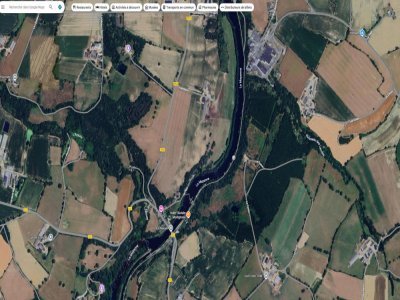 A quelques centaines de m&egrave;tres au nord de Montgiroux, l'arbre est couch&eacute; - Maps