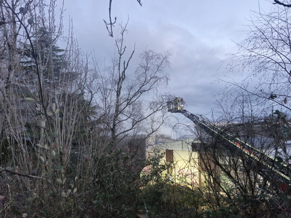 Les riverains sont invit&eacute;s &agrave; se confiner.