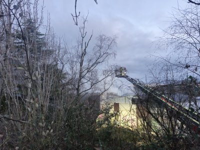 Les riverains sont invit&eacute;s &agrave; se confiner. - Th&eacute;o Duchet